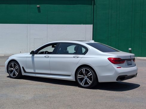 Used 2018 BMW 740i image 5