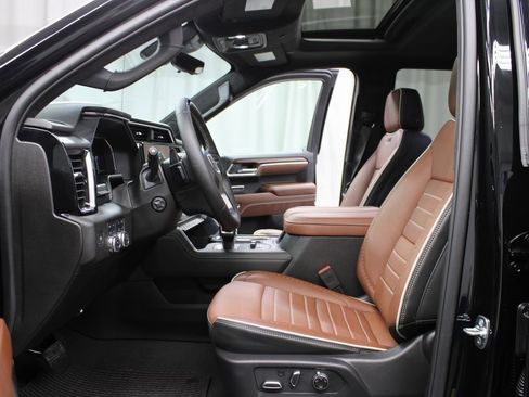 Used 2025 GMC Sierra 1500 Denali Ultimate image 9