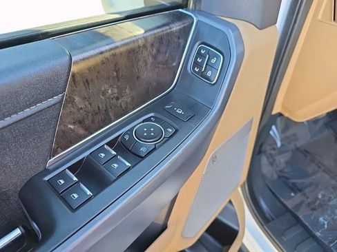 Used 2023 Ford F250 Lariat w/ Chrome Package image 15