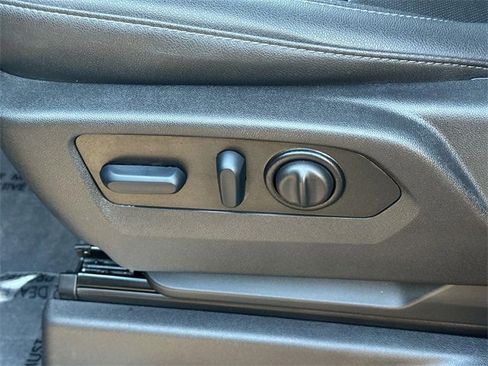 Used 2023 GMC Sierra 2500 SLT w/ SLT Convenience Package image 33