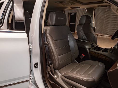 Used 2018 GMC Yukon Denali w/ Open Road Package AWD/4WD image 29