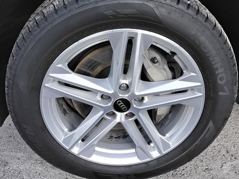 Certified 2024 Audi Q5 e Premium Plus w/ Premium Plus Package image 11