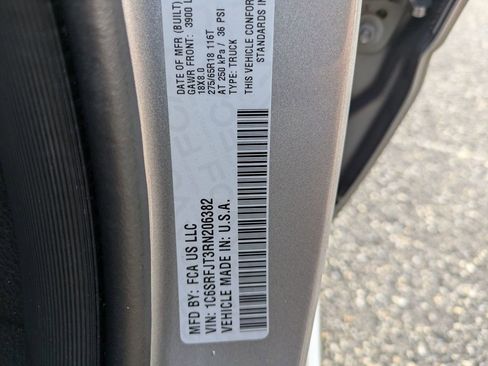 Used 2024 RAM 1500 Laramie image 37