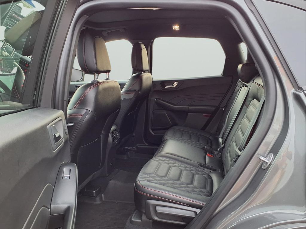 Used 2023 Ford Escape ST-Line Elite w/ Premium Technology Package AWD/4WD image 11