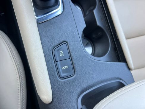 Used 2017 Cadillac XT5 Premium Luxury w/ Driver Assist Package image 31