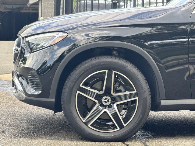 Used 2026 Mercedes-Benz GLC 300 4MATIC image 11