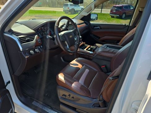 Used 2017 Chevrolet Suburban Premier image 10