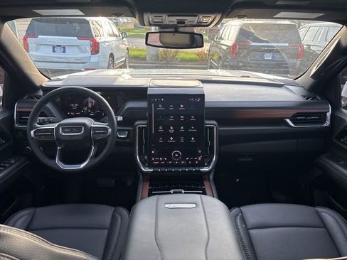 Used 2025 GMC Yukon XL Denali w/ Sun & Power Step Package AWD/4WD image 2