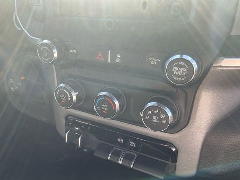 Used 2024 RAM 2500 Big Horn AWD/4WD image 17