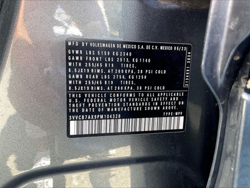 Certified 2023 Volkswagen Tiguan SE R-Line FWD image 33