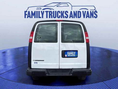 Used 2021 Chevrolet Express 2500 w/ Driver Convenience Package RWD image 4