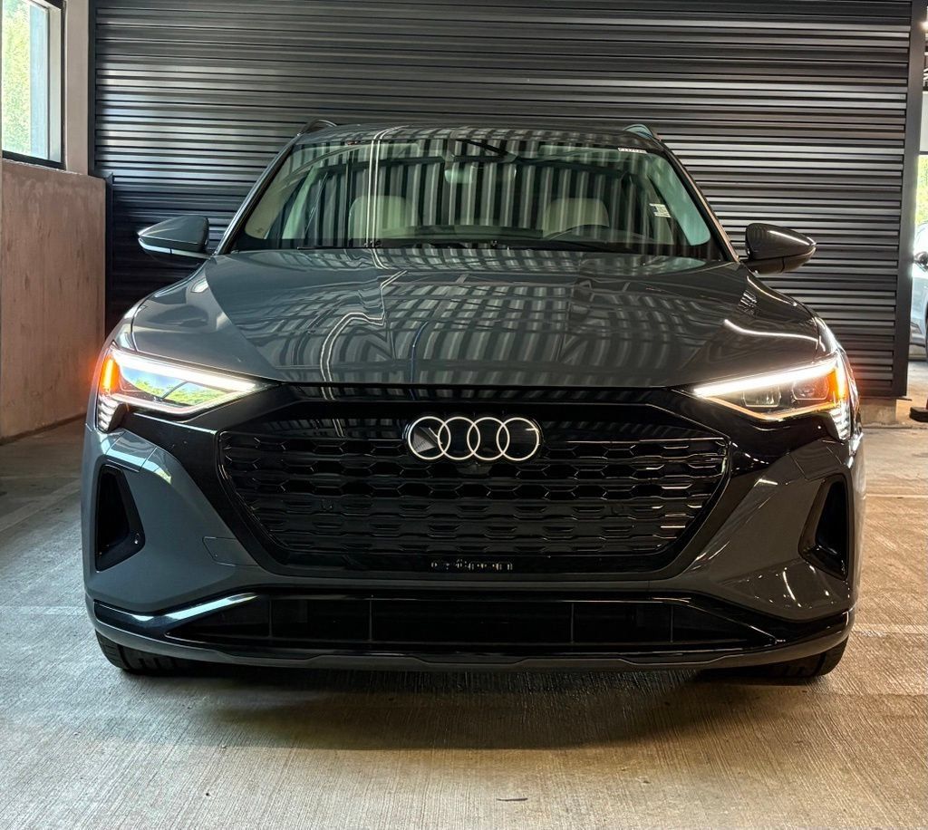 Used 2024 Audi Q8 e-tron Premium AWD/4WD image 6