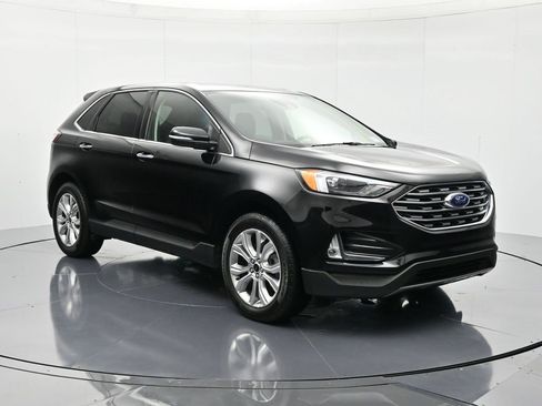 Used 2024 Ford Edge Titanium image 3