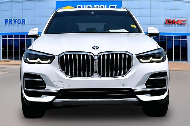 Used 2022 BMW X5 sDrive40i w/ Premium Package RWD image 2