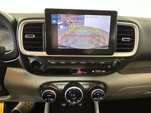 Certified 2023 Hyundai Venue SEL FWD image 28