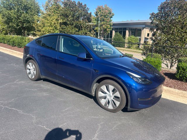 Used 2024 Tesla Model Y Long Range AWD/4WD image 2