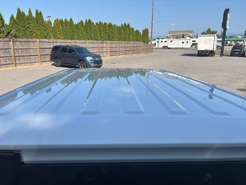 Used 2024 Jeep Wrangler Sahara image 9