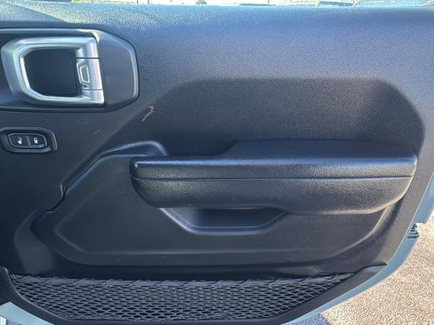 Used 2023 Jeep Wrangler Rubicon image 30