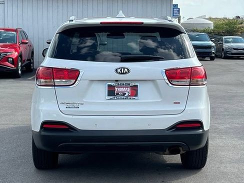 Used 2017 Kia Sorento AWD w/ LX Convenience Package image 11
