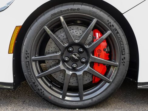 Used 2017 Ford GT RWD image 16