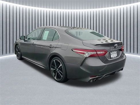 Used 2018 Toyota Camry XSE image 6