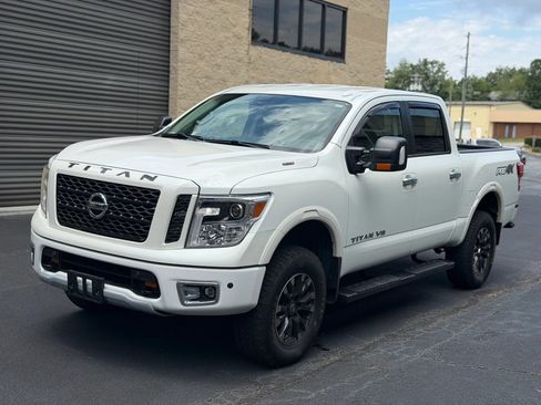 Used 2018 Nissan Titan PRO-4X w/ Pro-4x Convenience Package AWD/4WD image 1