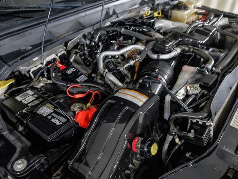 Used 2016 Ford F250 Platinum w/ FX4 Off-Road Package image 51