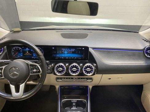 Used 2021 Mercedes-Benz GLA 250 4MATIC image 10