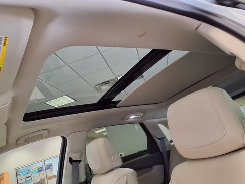 Certified 2025 Cadillac XT5 Premium Luxury w/ Technology Package AWD/4WD image 23