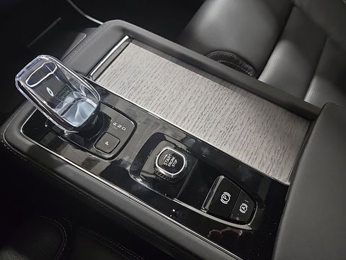 New 2026 Volvo XC90 B6 Ultra image 14