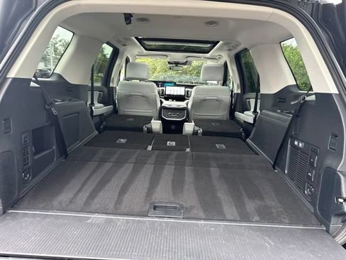 Used 2025 Ford Expedition Platinum w/ Driver's Package AWD/4WD image 48
