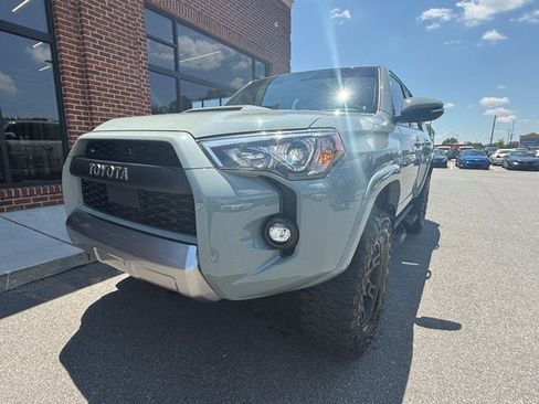 Used 2023 Toyota 4Runner TRD Off-Road Premium w/ Moonroof Package AWD/4WD image 10