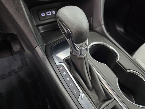 Used 2024 Chevrolet Equinox LS FWD image 19