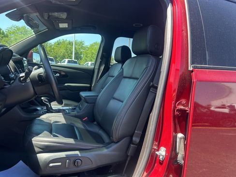 Used 2022 Chevrolet Traverse RS AWD/4WD image 6