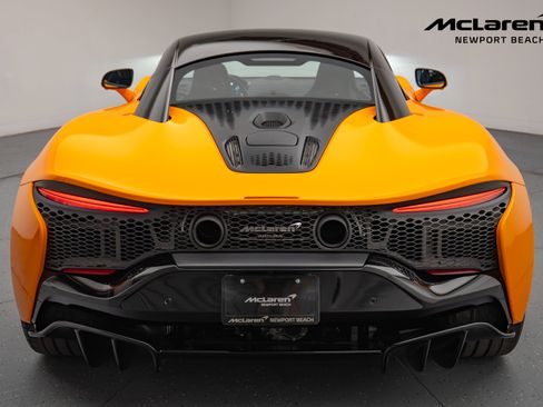Used 2023 McLaren Artura image 15