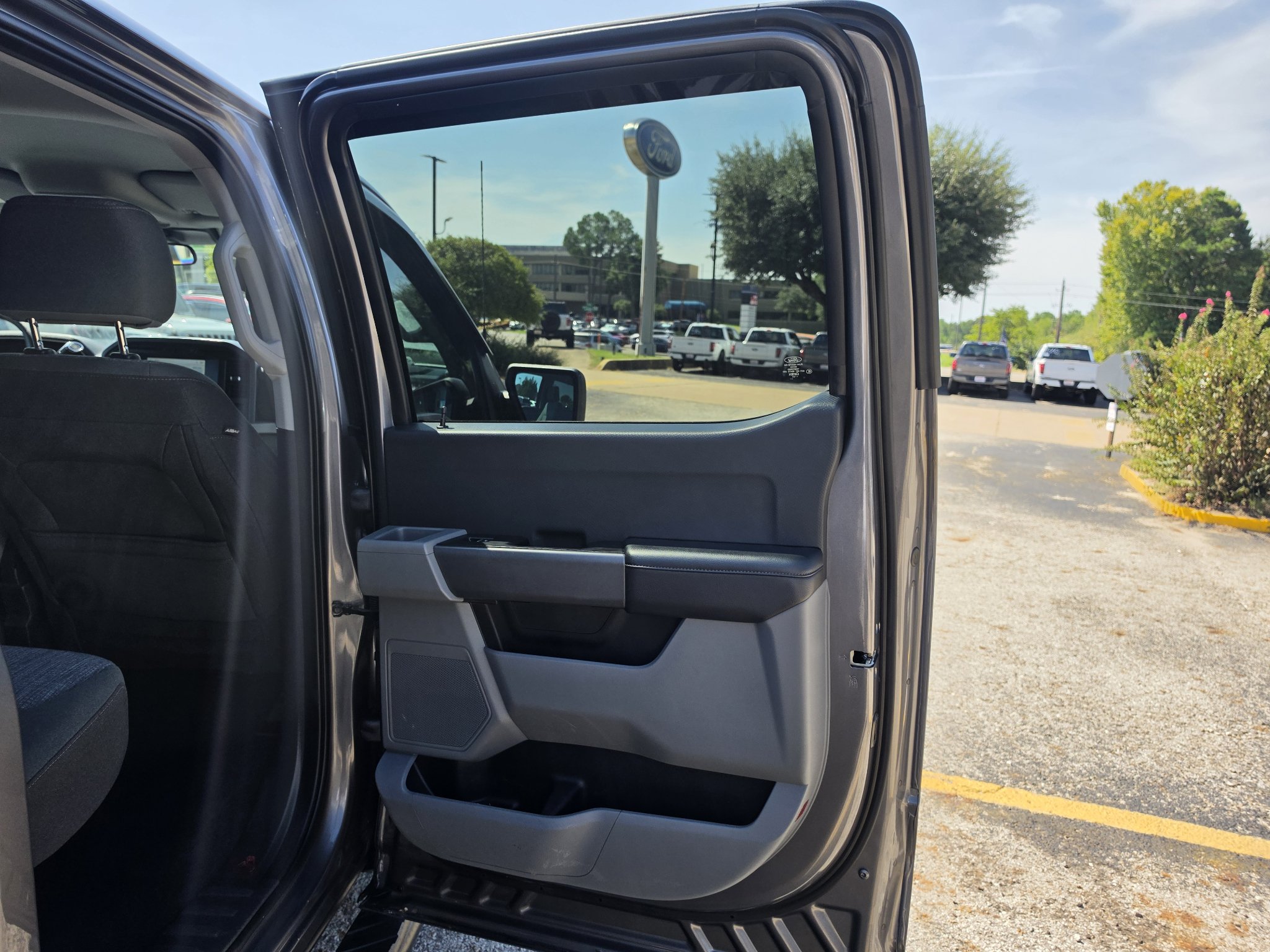Used 2023 Ford F150 XLT w/ Trailer Tow Package AWD/4WD image 18