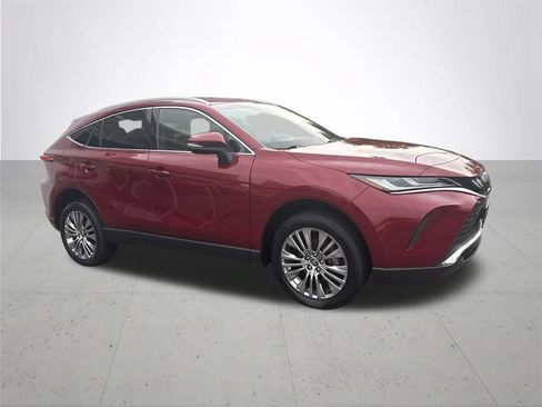 Used 2022 Toyota Venza XLE AWD/4WD image 4