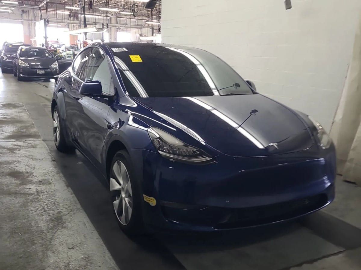 Used 2023 Tesla Model Y Long Range AWD/4WD image 4