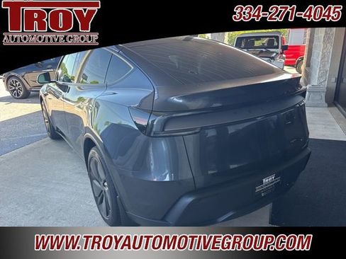 Used 2026 Tesla Model Y 2WD image 6