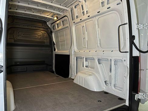 Used 2026 Mercedes-Benz Sprinter 2500 image 18