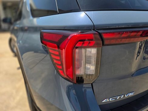New 2026 Ford Explorer Active w/ Active Comfort Package RWD image 36