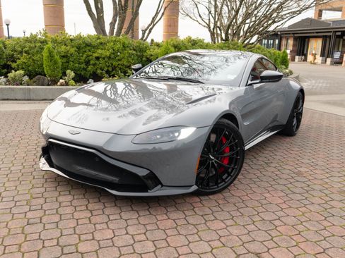 Used 2023 Aston Martin V8 Vantage Coupe image 38