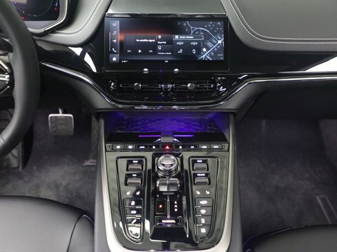 New 2026 Aston Martin DBX 707 image 36