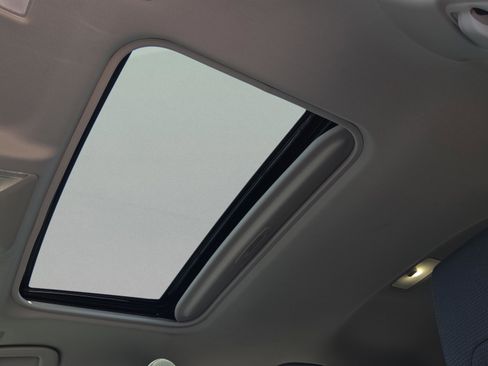 Certified 2025 Toyota RAV4 XLE w/ Convenience Package FWD image 17