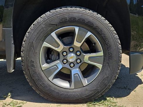 Used 2015 Chevrolet Colorado Z71 AWD/4WD image 24