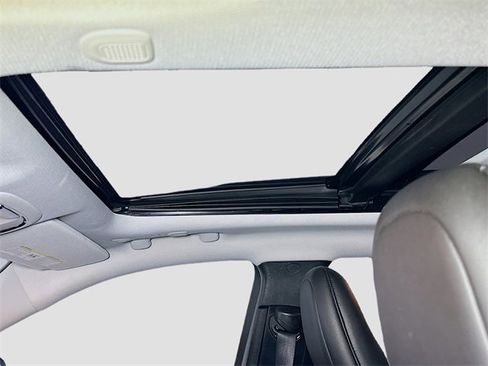 Certified 2022 Jeep Cherokee Limited image 32