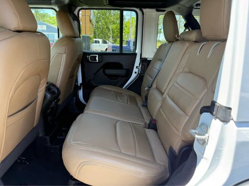 Used 2023 Jeep Wrangler Unlimited w/ Sun & Screen Package AWD/4WD image 28