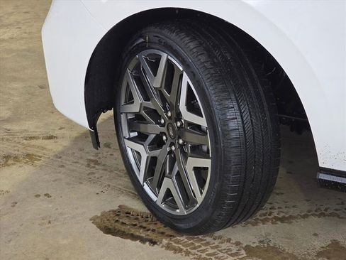 New 2025 Ford Expedition Platinum w/ Platinum Ultimate Package image 26