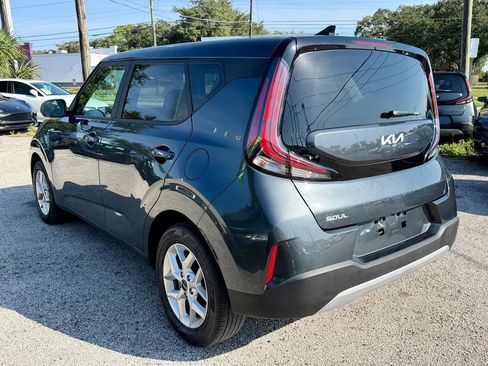 Used 2025 Kia Soul LX w/ LX Technology Package FWD image 5