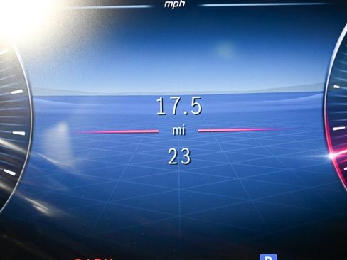 Used 2025 Mercedes-Benz GLS 450 4MATIC image 12